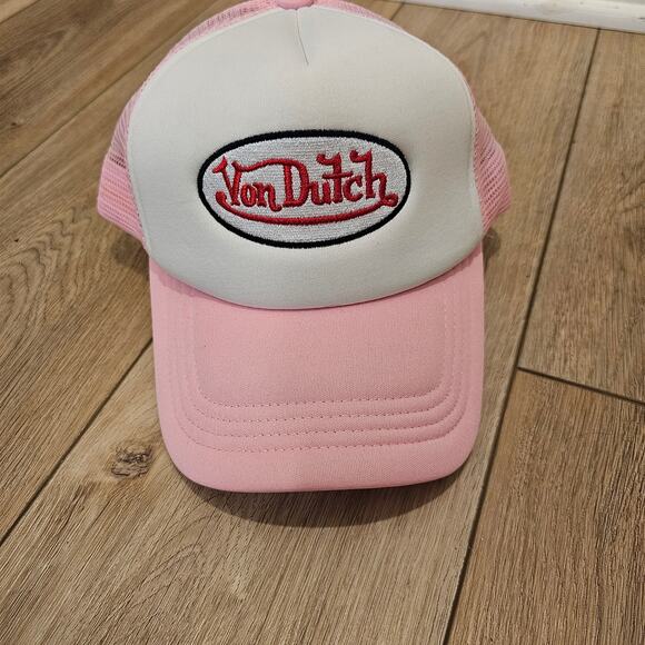 NWOT Von Dutch Velvet Trucker Hat - Pink with White Mesh Snapback - Picture 1 of 3